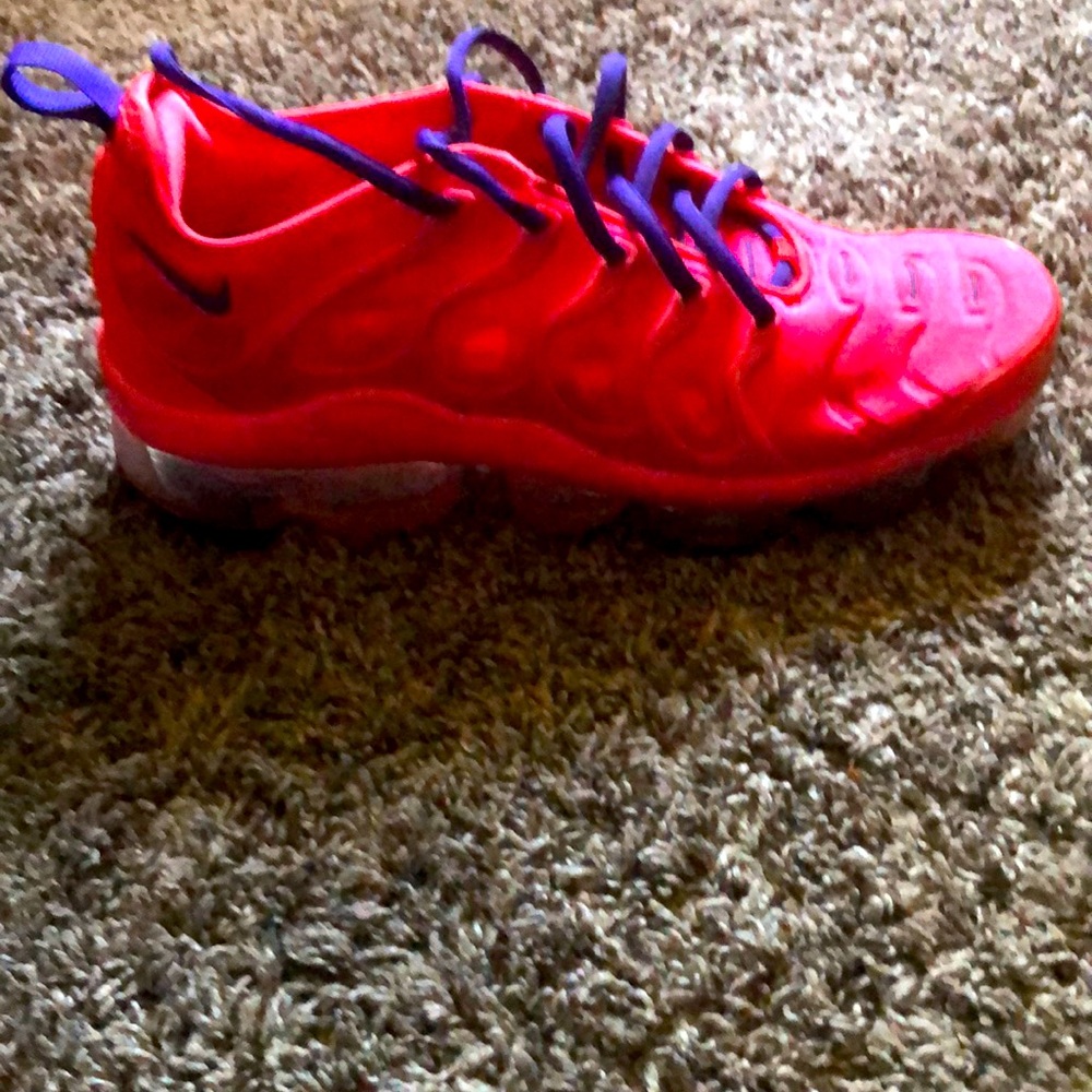 Women’s 8.5 Nike Vapormax pro